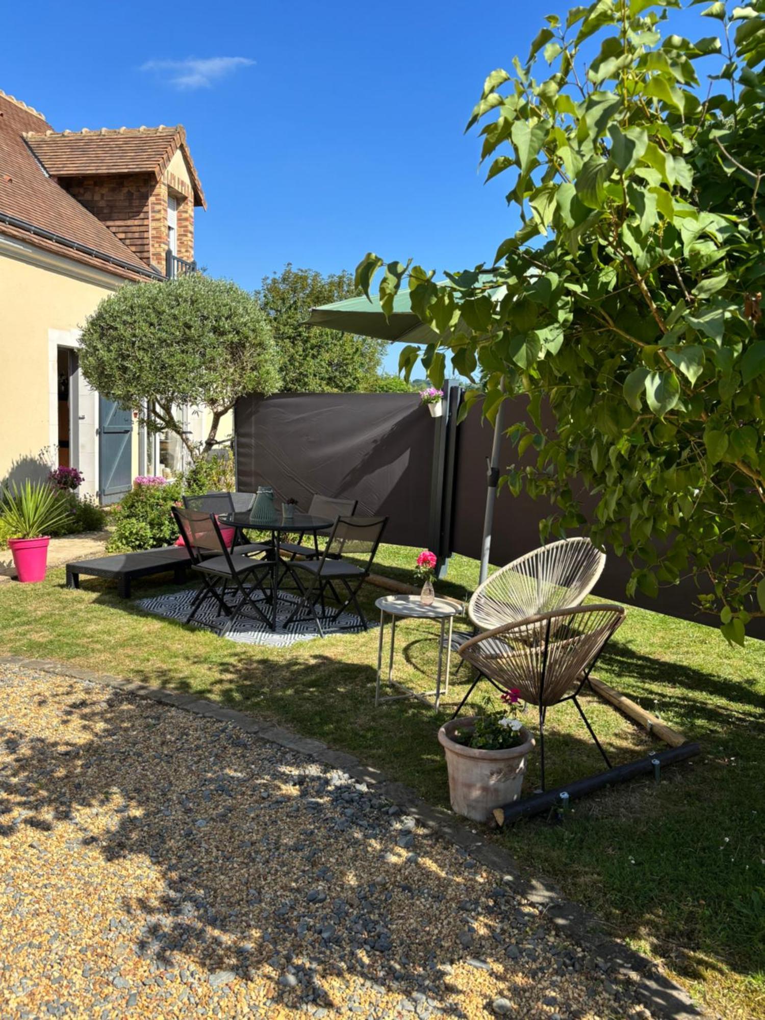 Joli Studio Mezzanine Proche Pole Europeen Yvre-l'Eveque Exterior photo